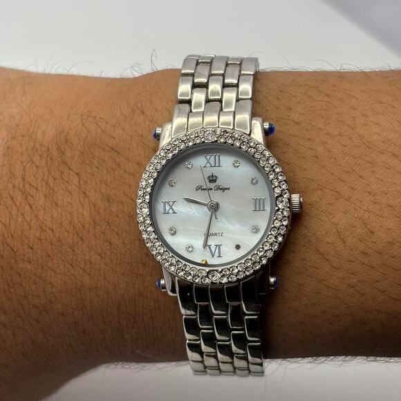 Silver watch fully - Picture 1 of 2